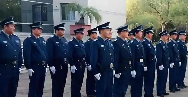 詹姆斯愿底薪加盟！超12支球队联系！