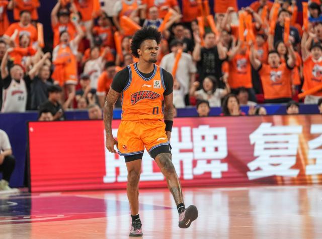 沙梅特：赛季漫长而煎熬 夺冠是无与伦比的体验