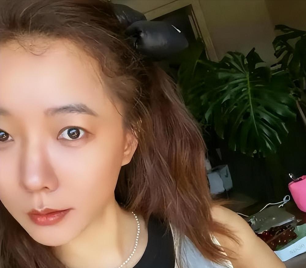 比尔·西蒙斯设想：勒布朗·詹姆斯可能推迟签约，到赛季中再签