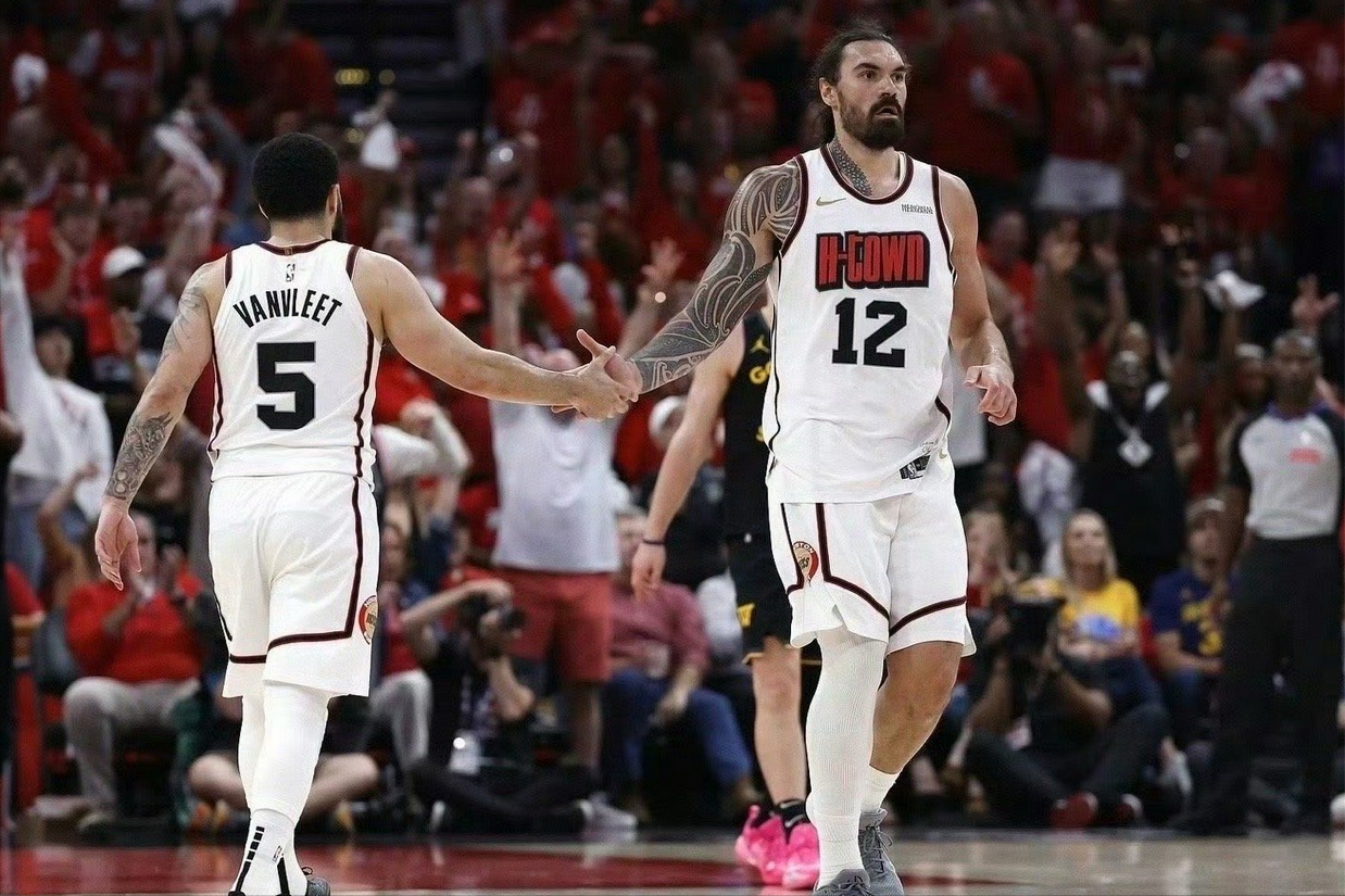 绝妙，湖人队新阵容被NBA评论员比尔·西蒙斯起绰号“Snowtime”
