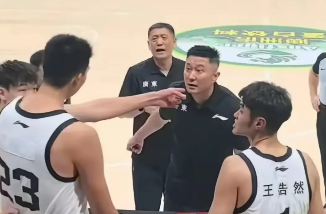 韦德亲历尼克斯29分逆转：整座纽约都在沸腾