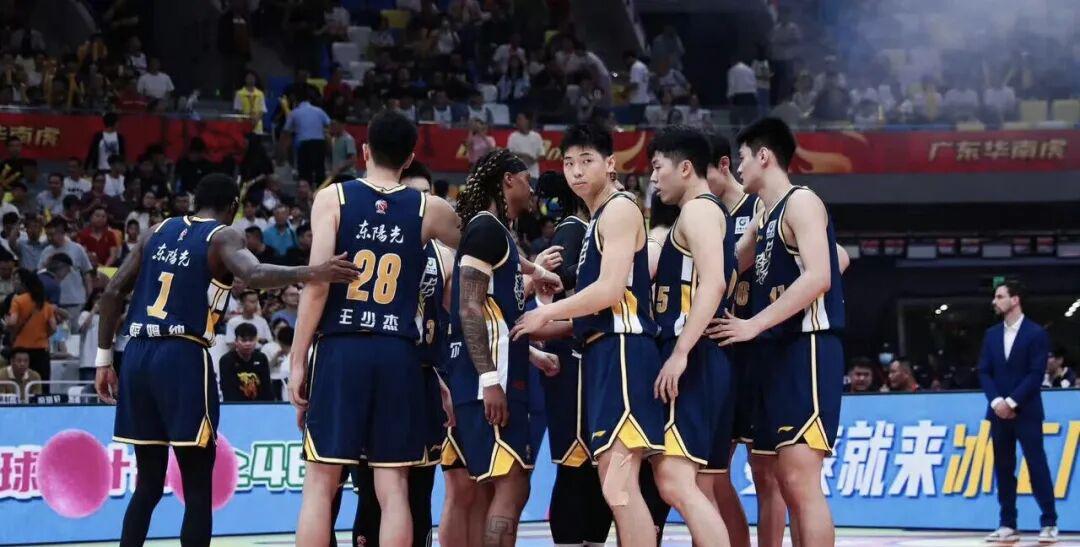 G5尼克斯胜马刺夺冠！球员评价：2人优秀，4人及格，4人低迷