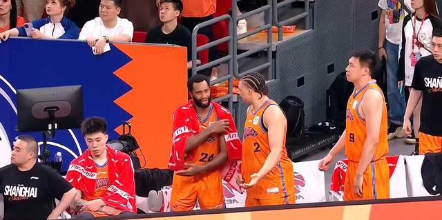 NBA流言汇总：雄鹿绿军围绕字母谈判 布朗去第三方