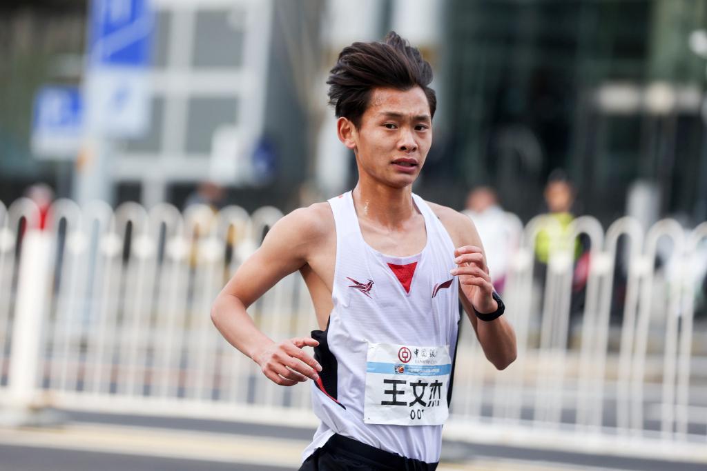绝妙，湖人队新阵容被NBA评论员比尔·西蒙斯起绰号“Snowtime”