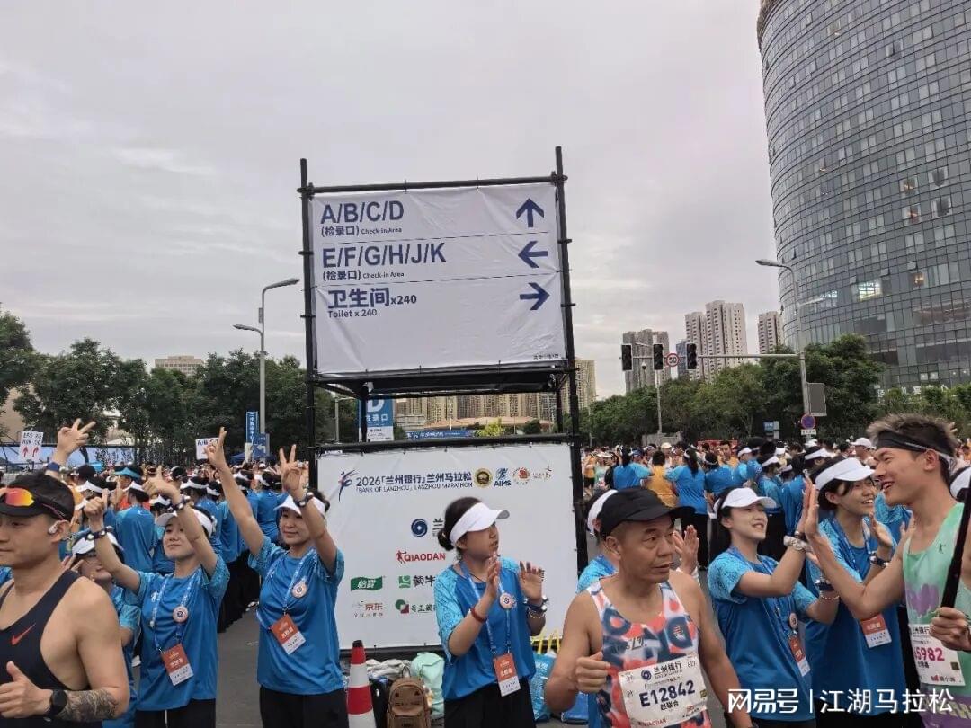 深度分析：续约詹姆斯暗藏致命短板，数据实锤，詹东搭档攻防拉胯