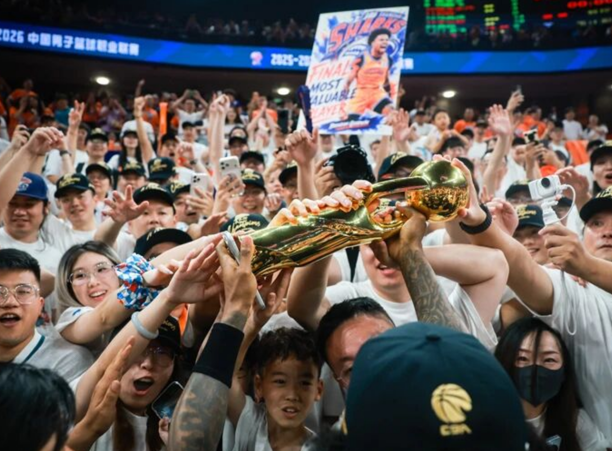 詹姆斯高尔夫事件无后续？刘翔纪录被质疑，虎扑热帖太敢问