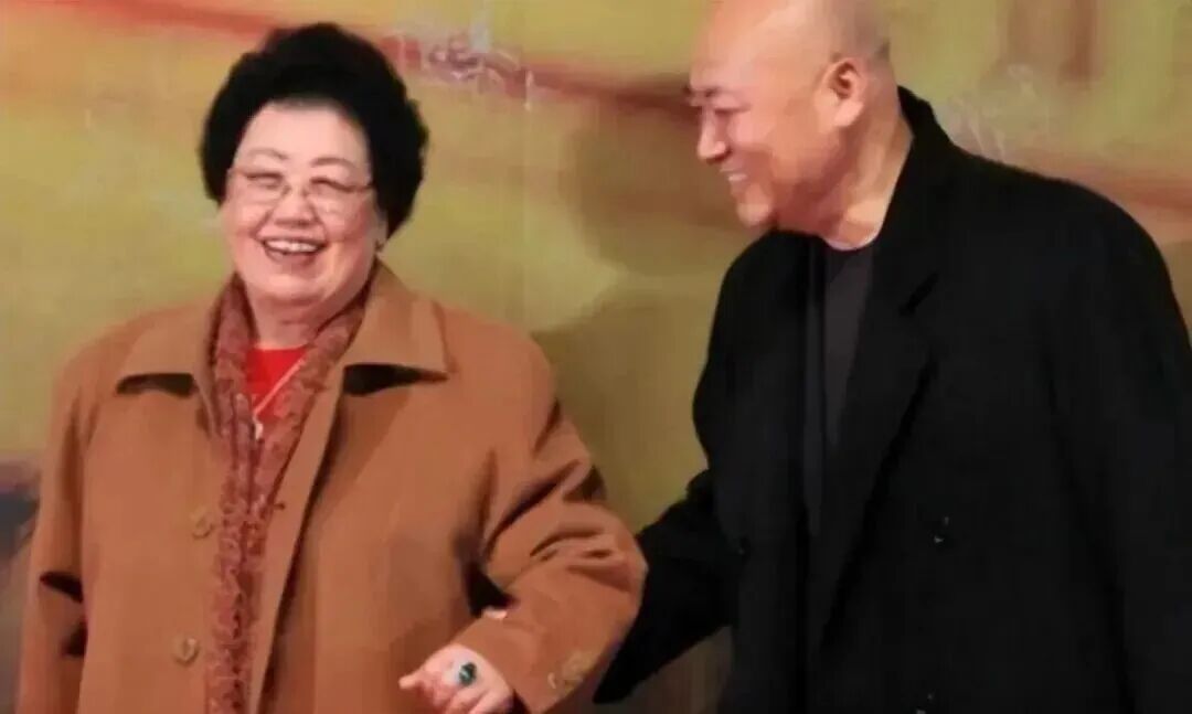 快船也可能会加入字母哥交易，他们会成为杰伦