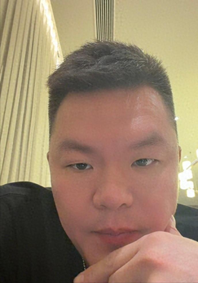 比尔·西蒙斯设想：勒布朗·詹姆斯可能推迟签约，到赛季中再签
