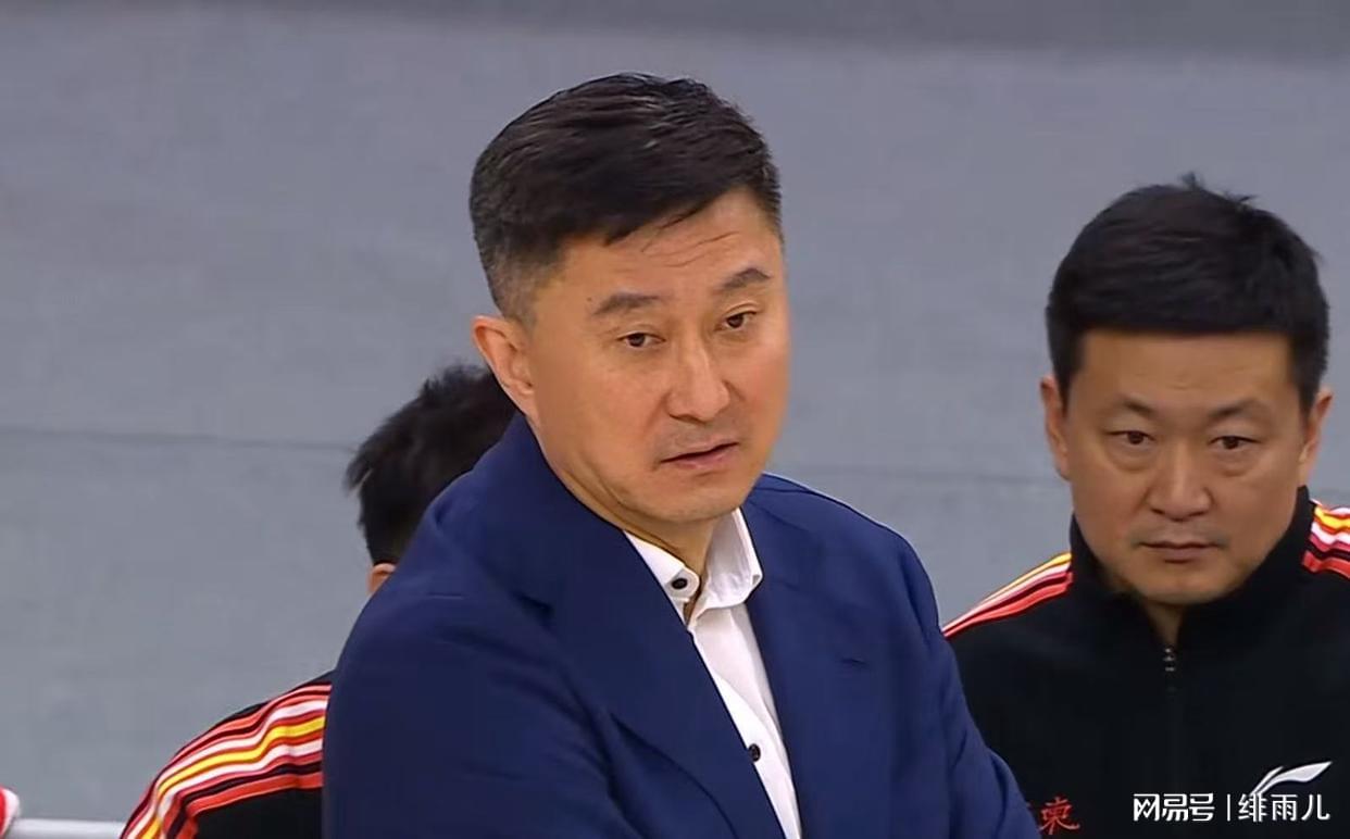 突发！詹姆斯竟成“香饽饽”，遭12队哄抢
