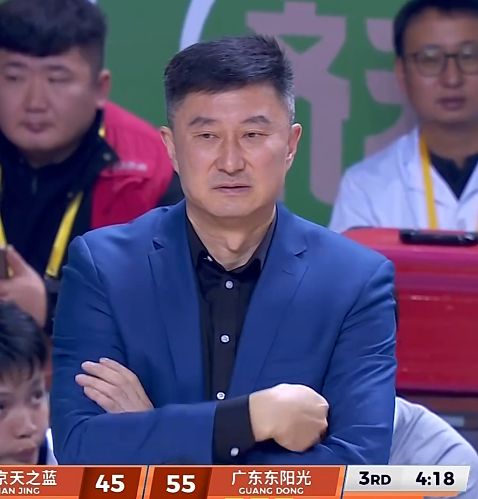 文班：我们几乎把能犯的错误都犯了 并且从中吸取了教训