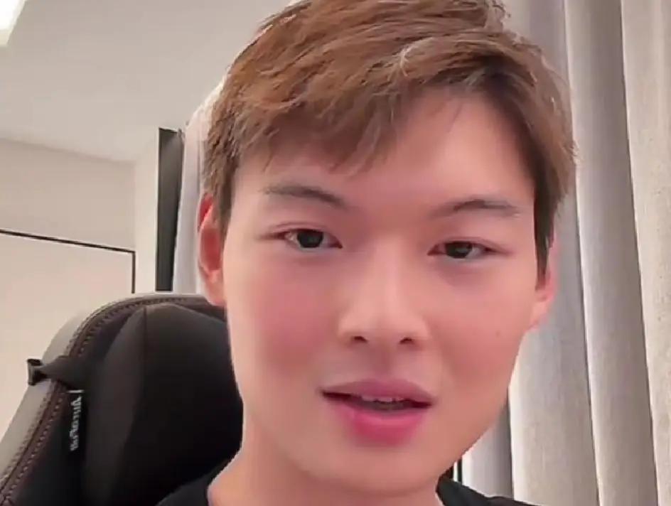 比尔·西蒙斯设想：勒布朗·詹姆斯可能推迟签约，到赛季中再签