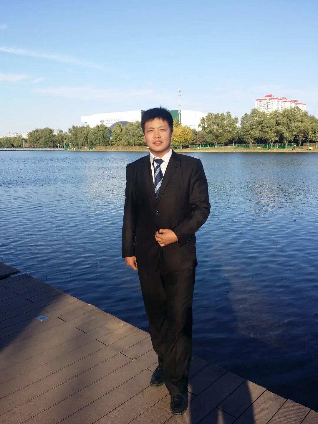 比尔·西蒙斯设想：勒布朗·詹姆斯可能推迟签约，到赛季中再签