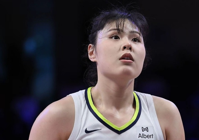 19岁意中锋退NBA选秀加盟NCAA