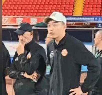 丢冠难以接受！马刺输球后主力直接离场，索汉一路狂追未如愿