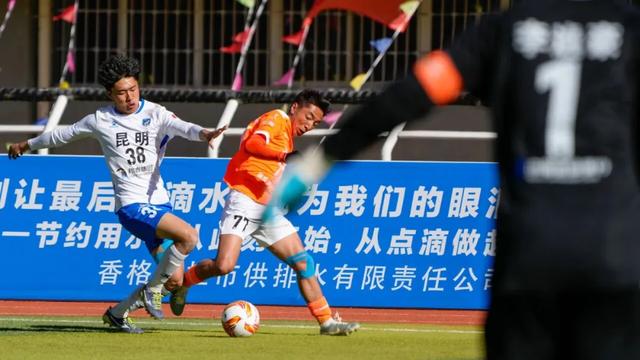 火箭两年合同签下签湖人后场大闸，他们并没有使用全额中产特例？