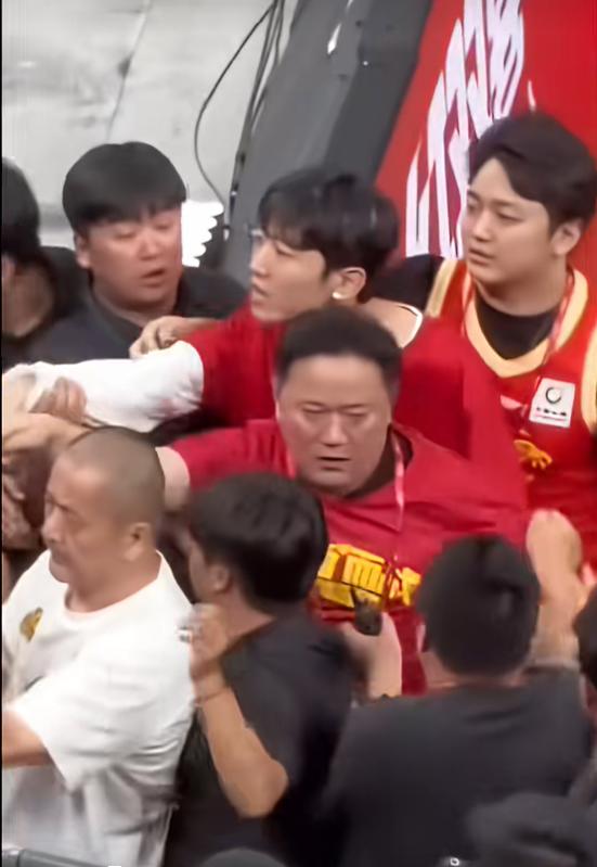 NBA休赛期多笔交易流言更新