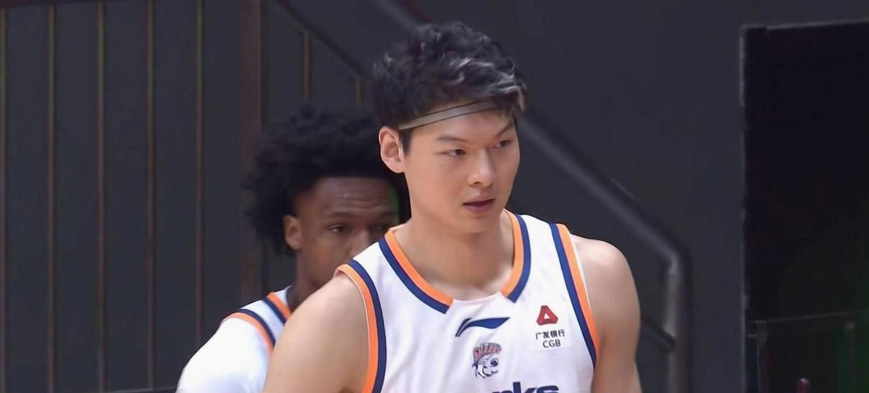 美记：只要詹姆斯确定下家，布朗尼也会被交易或者裁员