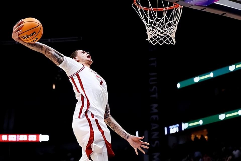 绝妙，湖人队新阵容被NBA评论员比尔·西蒙斯起绰号“Snowtime”