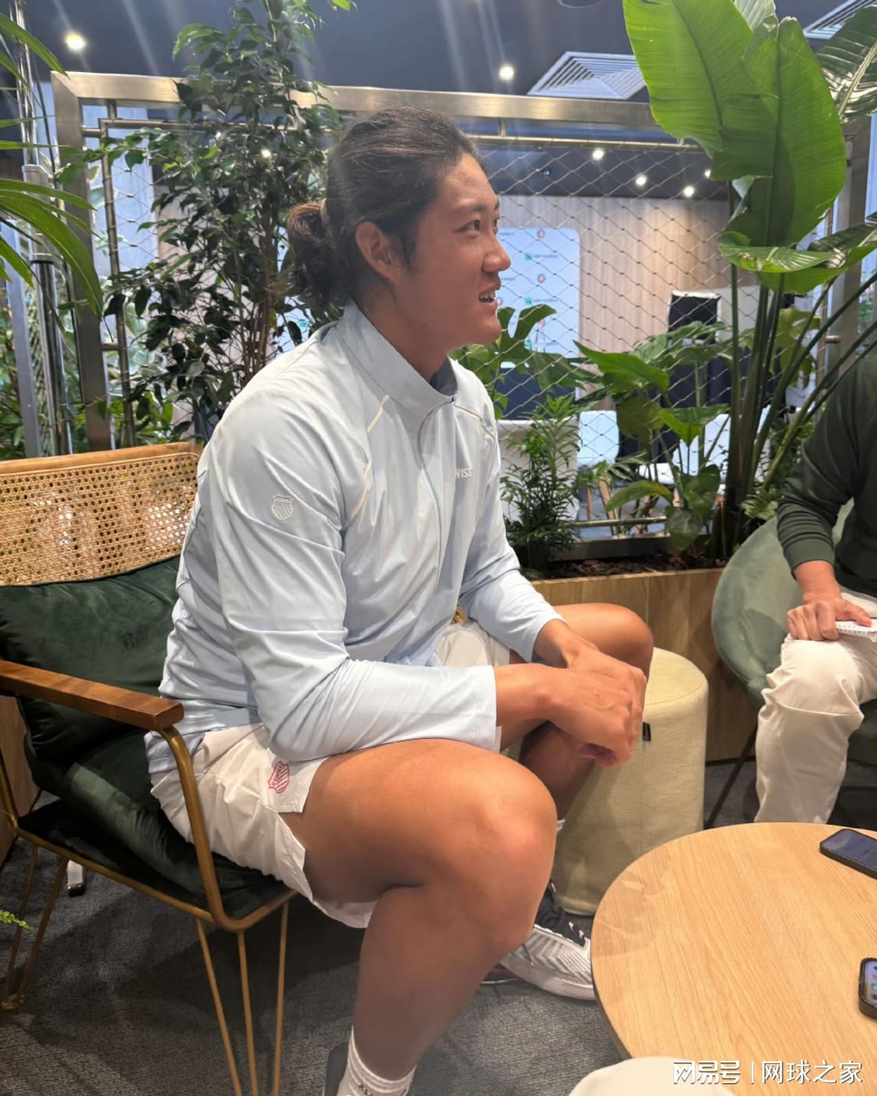 绝妙，湖人队新阵容被NBA评论员比尔·西蒙斯起绰号“Snowtime”