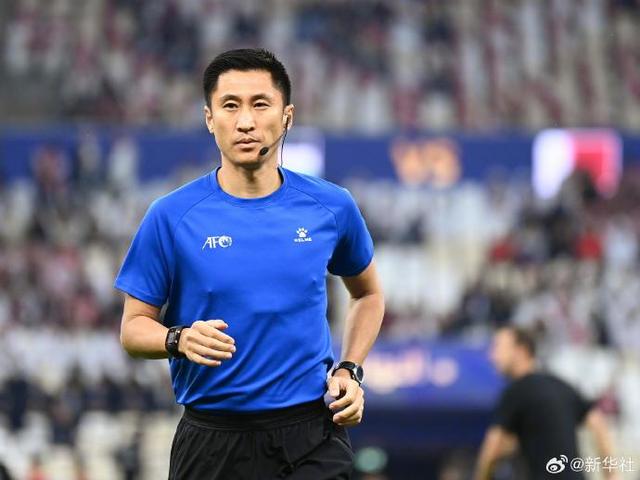 明明季后赛表现更优！为什么詹姆斯续约优先级低于里夫斯