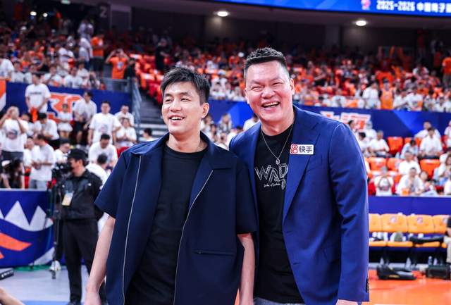 尼克斯太太团赛后计划曝光：一个要宅家烧烤，一个继续当护士