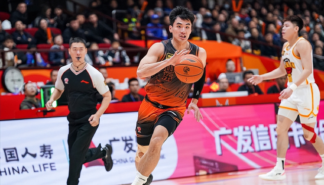 记者拉比奥、于帕、楚阿梅尼、萨利巴缺席训练前者母亲探班扑空