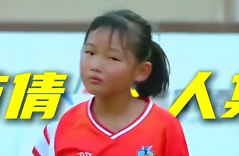 记者：费内巴切仍在和曼城谈阿克转会费，预计700万+150万镑