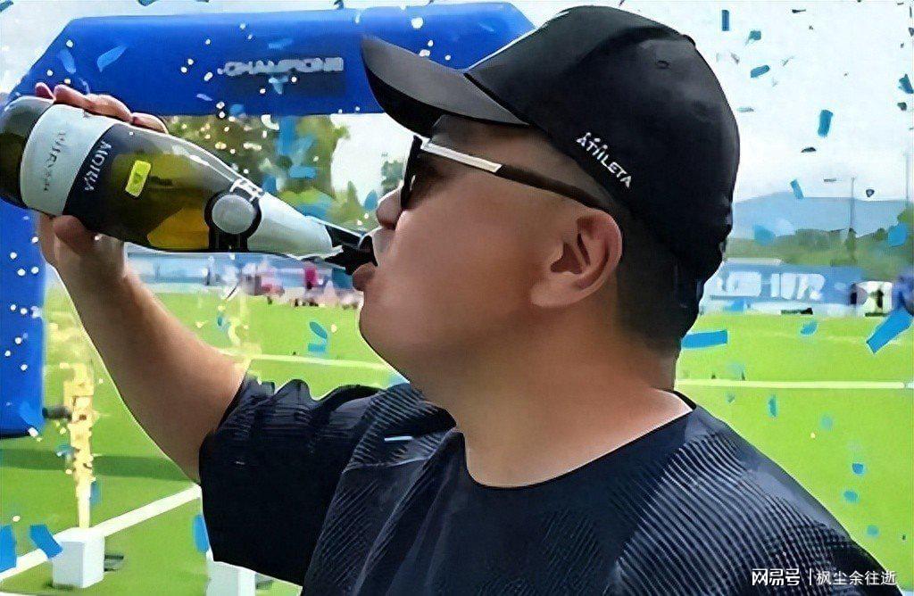 罗马不慌不忙，佩莱格里尼和迪巴拉都留下，德罗西又一次伸出援手