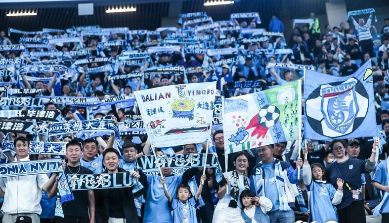 前国脚任航现场看世界杯：这么近那么远，梦想不该停止向前